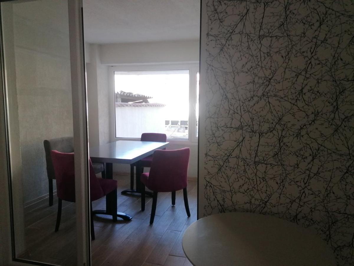 סקופיה Hostel Denica מראה חיצוני תמונה
